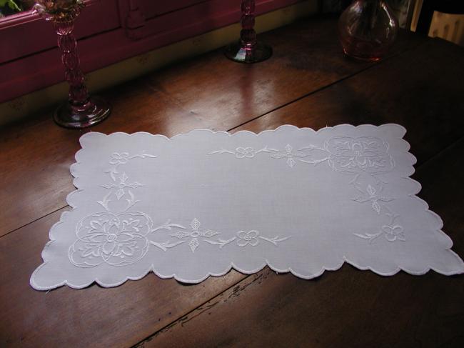 So sweet table runner or table centre with white works and scalopped edge