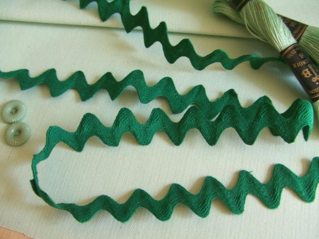 Très beau & large ancien croquet de couleur vert Malachite, 20mm