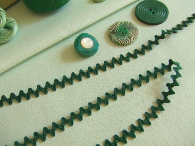 Joli  ancien croquet de couleur vert Sapin satiné, 7mm