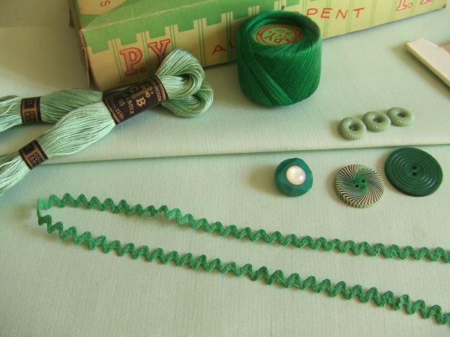 Très joli ancien galon croquet de couleur Vert moyen (7mm)