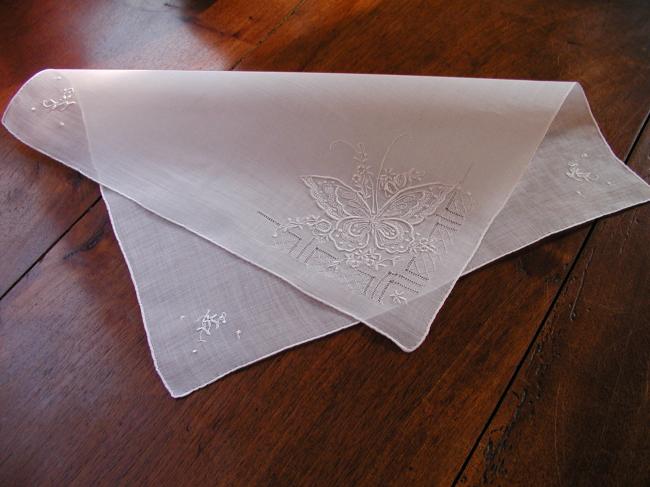 Stunning handkerchief in linon with embroidered butterfly