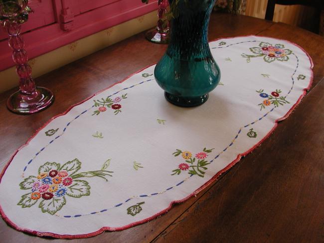 Very charming table runner with embroidered bouquet of flowers