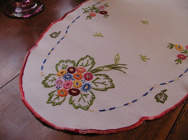 Very charming table runner with embroidered bouquet of flowers