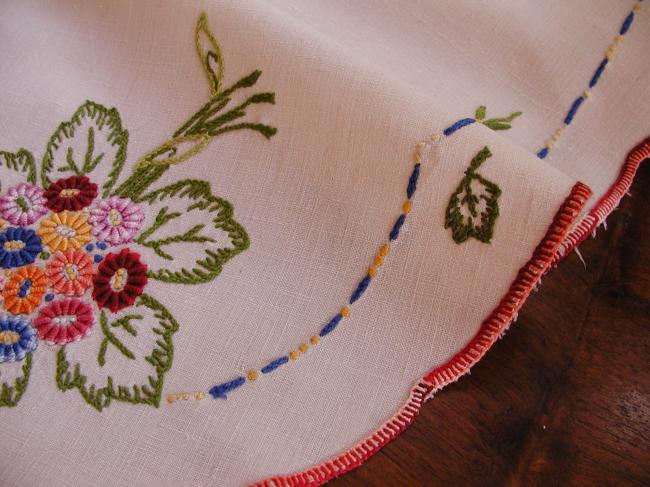 Very charming table runner with embroidered bouquet of flowers