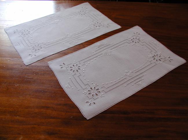 Lovely pair of tray cloth or table centre with drawn thread and white works