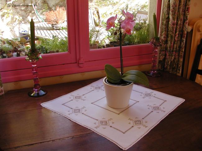 Lovely squared table centre with drawn thread works and filet lace inserts