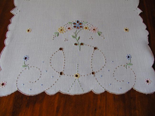 So sweet table runner with Madeira colorful embroidery