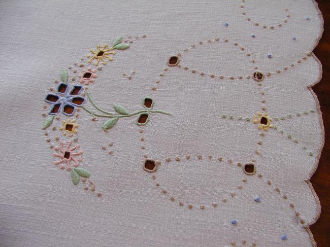 So sweet table runner with Madeira colorful embroidery