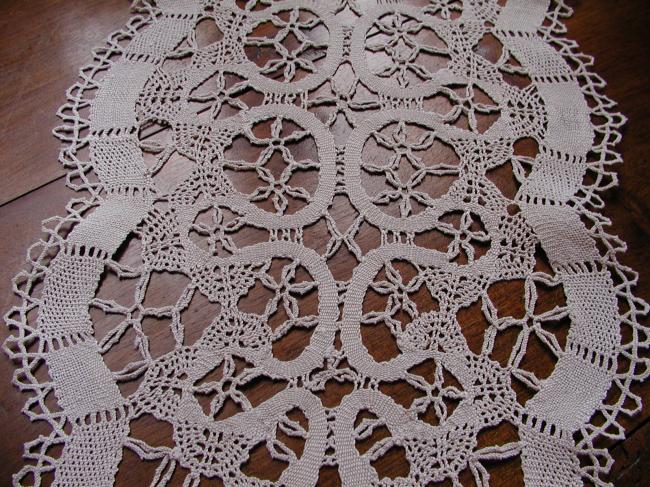 Gorgeous Cluny bobbin lace oval table runner