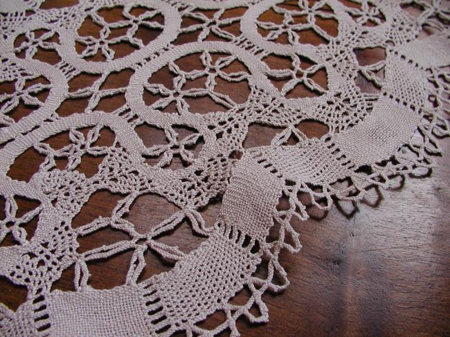 Gorgeous Cluny bobbin lace oval table runner