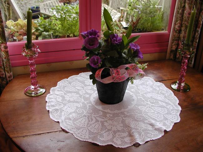 Magnificient large table centre in crochet lace despicting Cockatoo and bells
