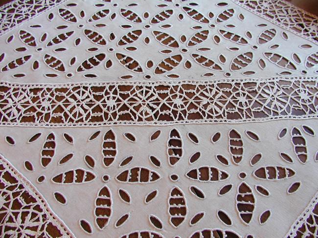 Gorgeous table centre with Richelieu hand-embroidery and bobbin lace 1910-20