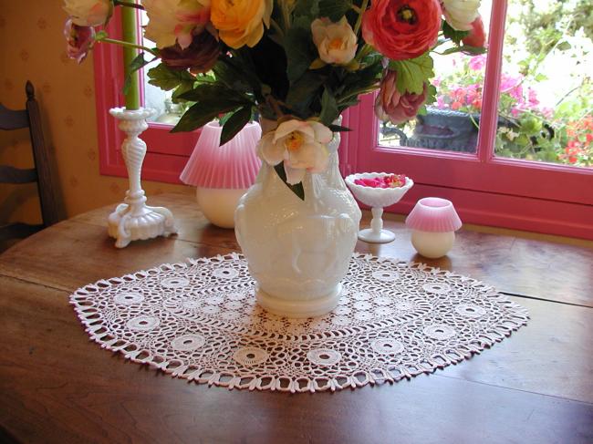 Exceptional large oval table centre in hand-made Irish guipure lace