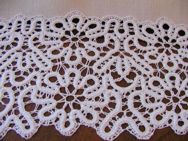 Charming table runner with hand-made Renaissance style tape lace