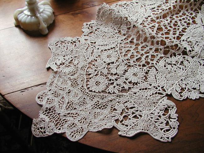 Wonderful table runner in tape lace with  Richelieu bridges 1900