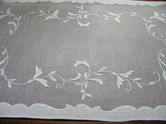So charming table centre with applied and white works on organdi