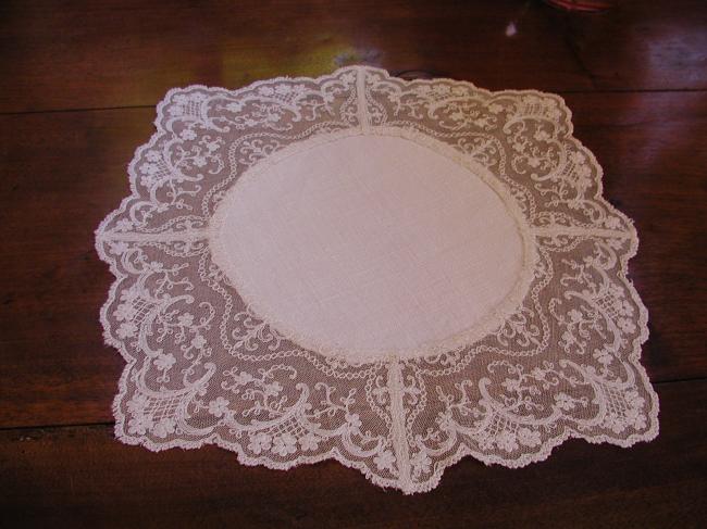 Absolutely beautiful centre piece with needle run lace edging