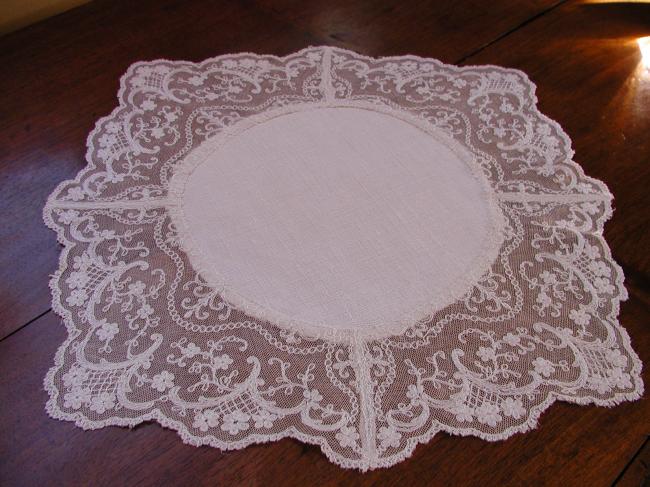 Absolutely beautiful centre piece with needle run lace edging