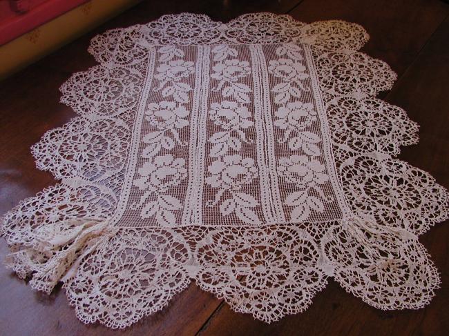 Stunning 1890 large rectangular table centre in very fine filet and bobbin lace