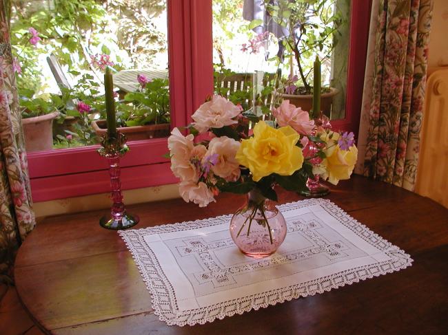 Superb table centre with drawn thread and Tenerife works, crochet lace edging