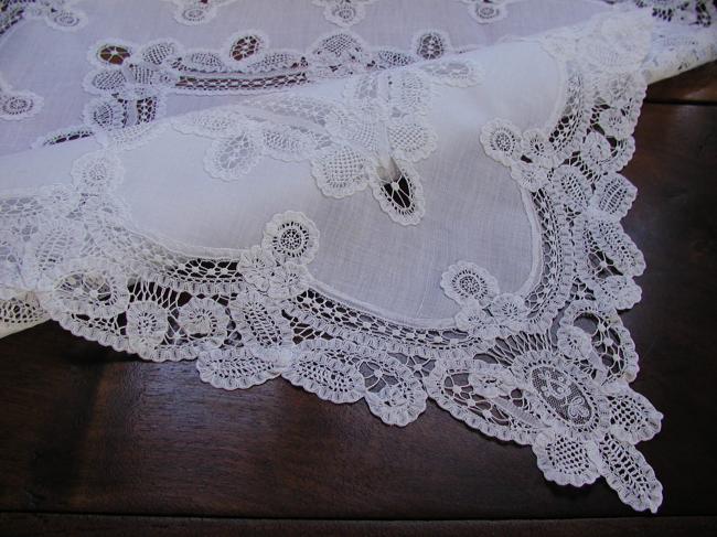 Magnificient table centre in Princess lace and inserts of needle run net lace