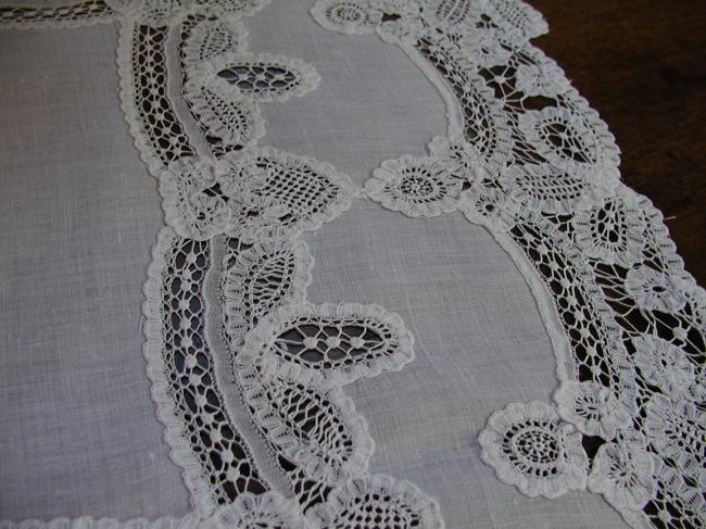 Magnificient table centre in Princess lace and inserts of needle run net lace