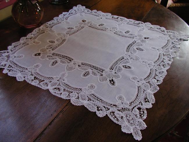 Magnificient table centre in Princess lace and inserts of needle run net lace