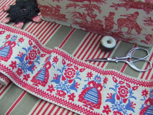 Superbe ancien ruban en coton tissé d'une alsacienne et fleurs 1900  (70mm)