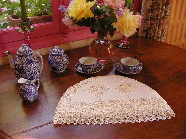 Absolutely fabulous tea cosy with  bobbin Cluny lace and its satined envelope