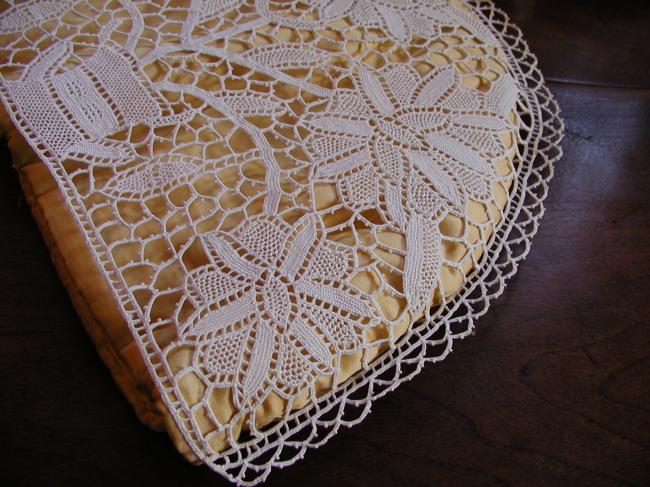 Gorgeous tea cosy made of Venezia  needle lace despicting basket of flowers