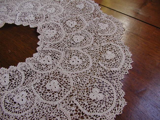 So sweet round collar in handmade irish guipure lace 19th century