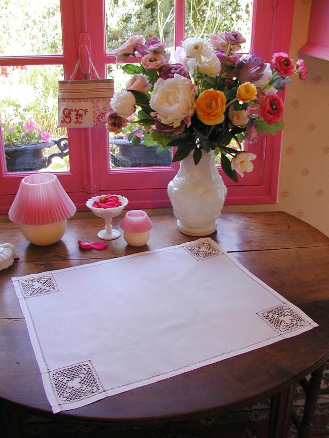 Charming table centre or tray cloth in linen with hand-made Irish inserts