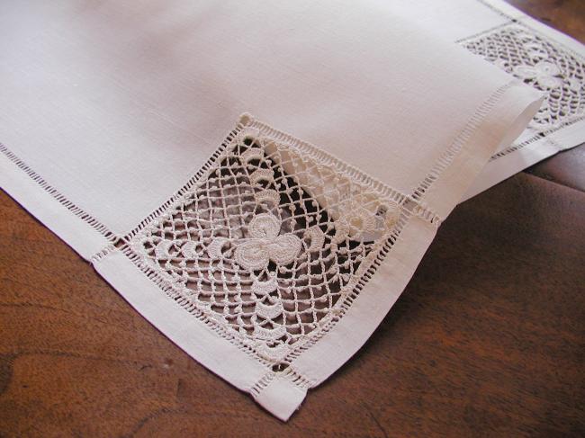 Charming table centre or tray cloth in linen with hand-made Irish inserts