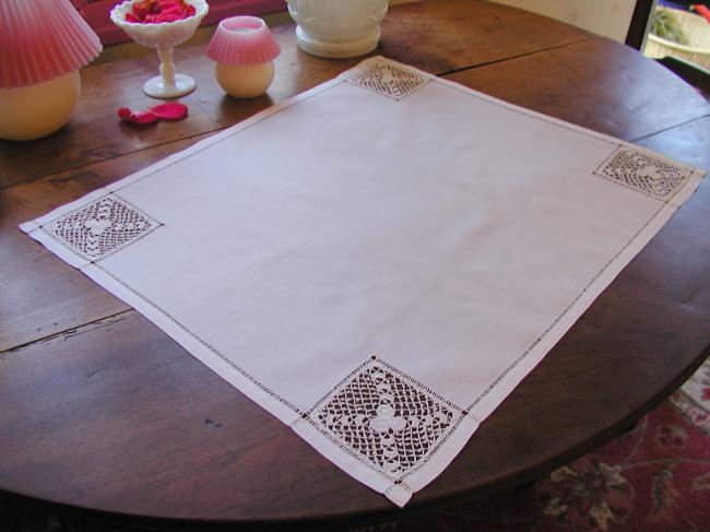 Charming table centre or tray cloth in linen with hand-made Irish inserts