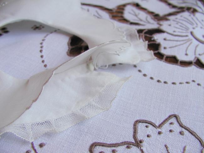 Lovely double bib with Colbert hand-embroidery and net lace