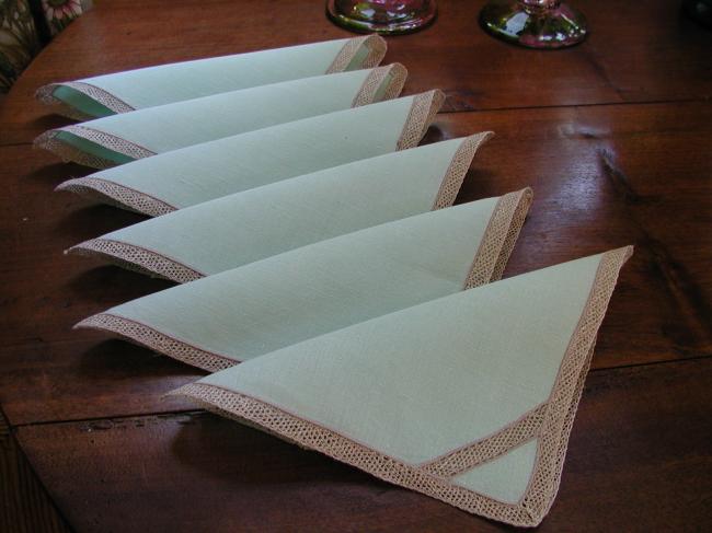 6 lovely tea napkins in pure linen with bobbin lace edging