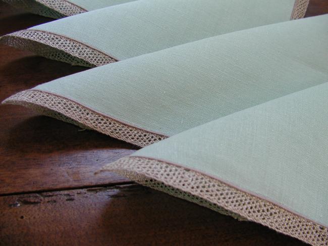 6 lovely tea napkins in pure linen with bobbin lace edging