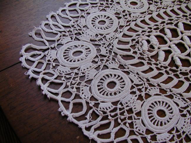 Stunning oval table centre in irish guipure lace