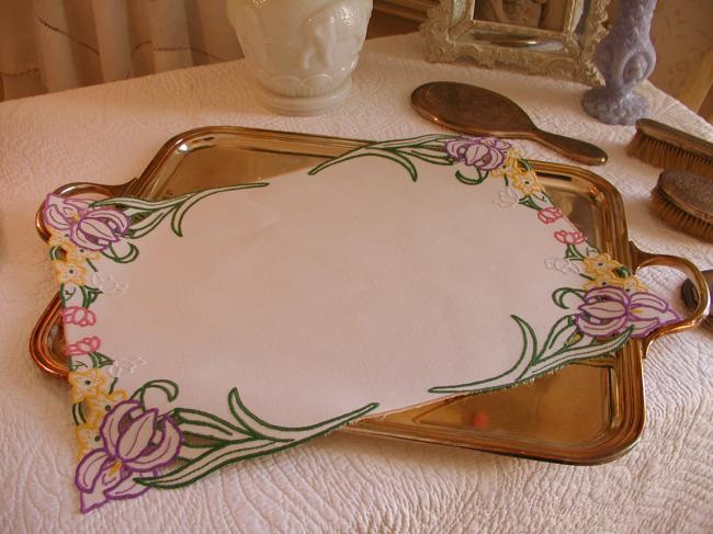 Wonderful table centre with hand-embroidered Richelieu iris flowers 1920