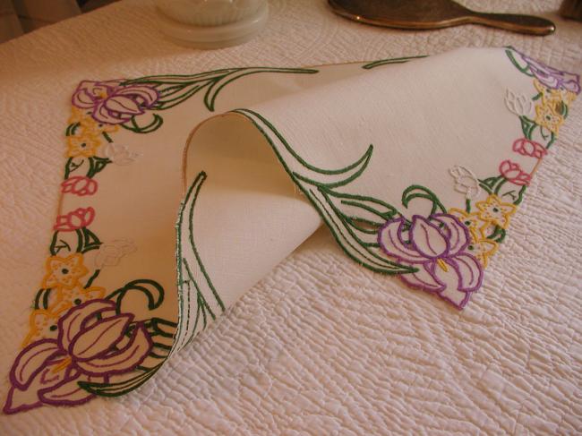 Wonderful table centre with hand-embroidered Richelieu iris flowers 1920