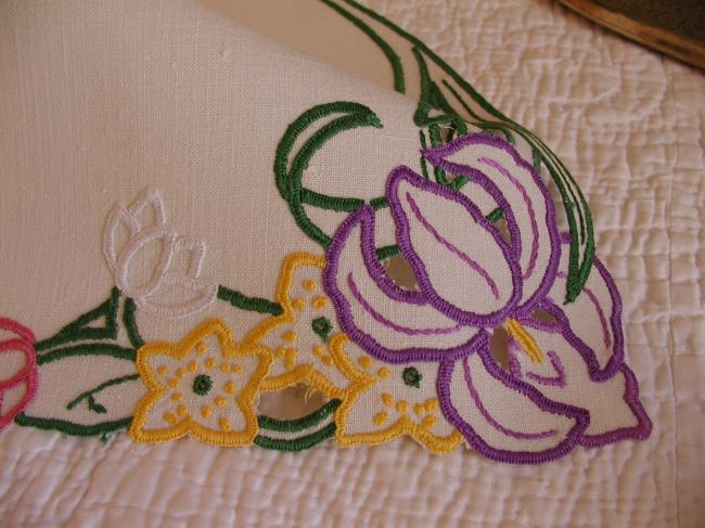 Wonderful table centre with hand-embroidered Richelieu iris flowers 1920