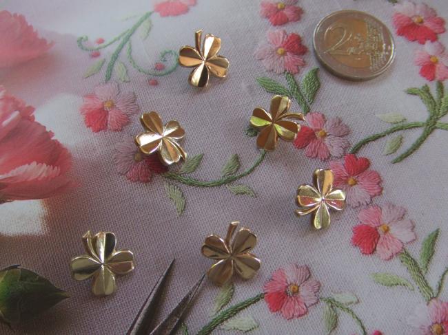 Charmante série de 6 petits boutons dorés  tréfles à quatre feuilles 1950