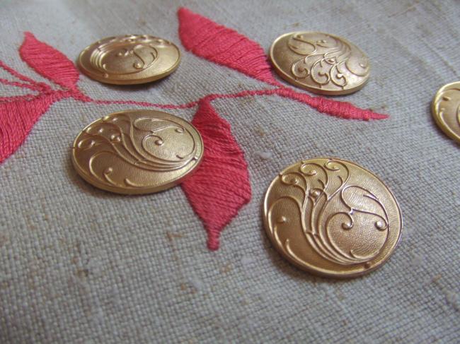 Très belle série de 6 boutons anciens bombés dorés à volutes