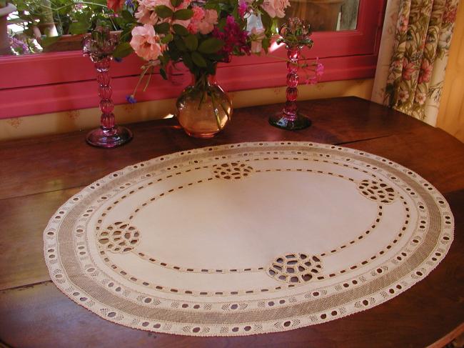 Stunning 1900 large ovale tablecentre with drawn thread &embroidery& bobbin lace