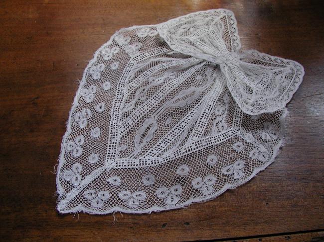 Lovely Valenciennes lace bow 1900