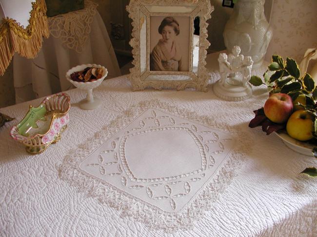 Striking table centre with hand-embroidered Richelieu and Cluny Lace 1920