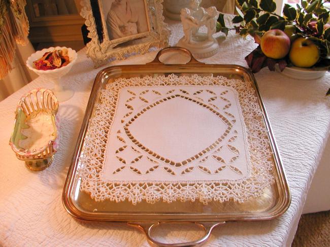 Striking table centre with hand-embroidered Richelieu and Cluny Lace 1920