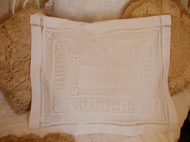Absolutely gorgeous night case inTenerife work and monogram REG 1890