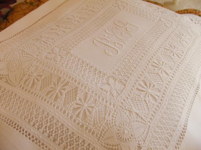 Absolutely gorgeous night case inTenerife work and monogram REG 1890