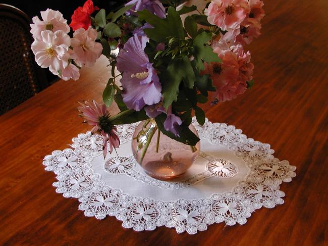 Very pretty oval Tenerife lace table centre